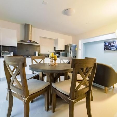 Koyari Modern Condos 9Br 7Ba Sleeps 26 W/ Pool And Roof Deck Palm Beach Exterior foto