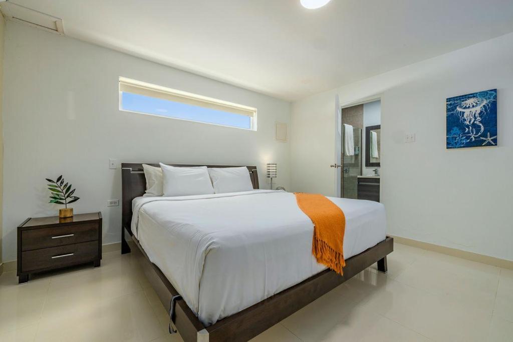 Koyari Modern Condos 9Br 7Ba Sleeps 26 W/ Pool And Roof Deck Palm Beach Exterior foto