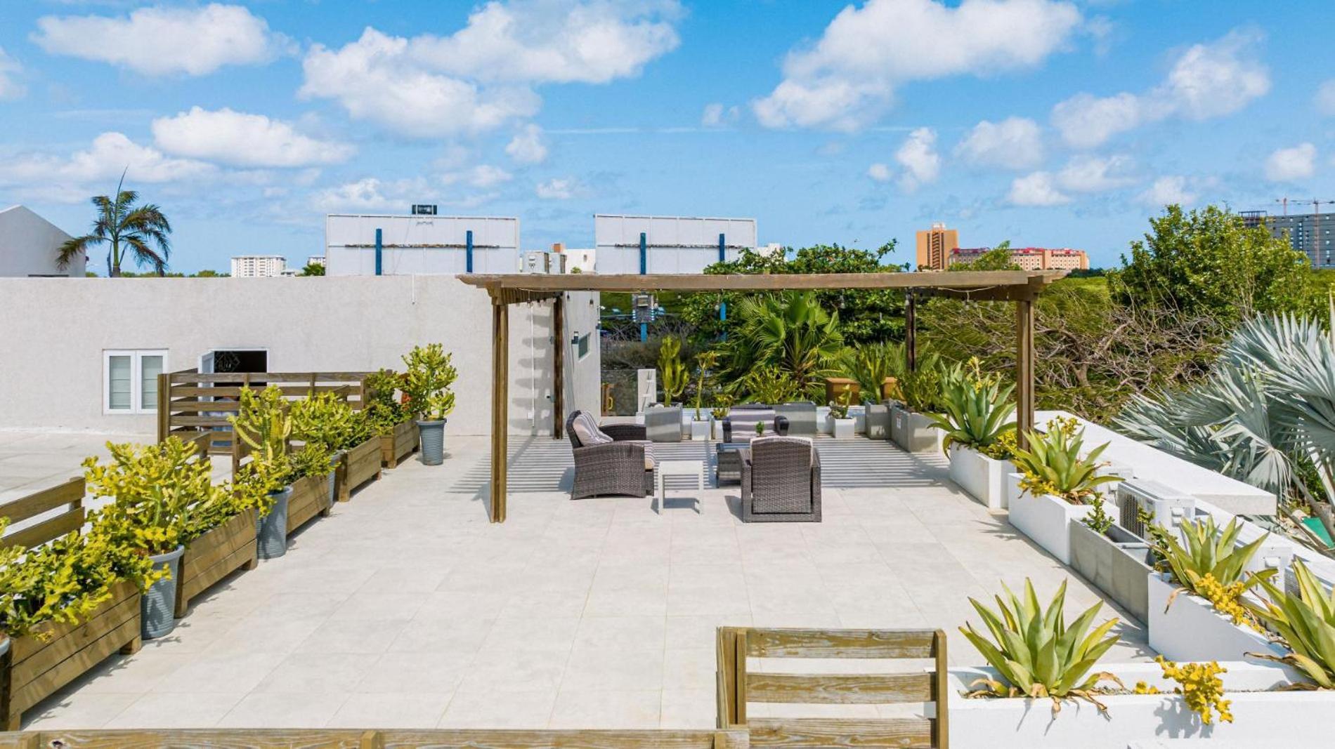 Koyari Modern Condos 9Br 7Ba Sleeps 26 W/ Pool And Roof Deck Palm Beach Exterior foto