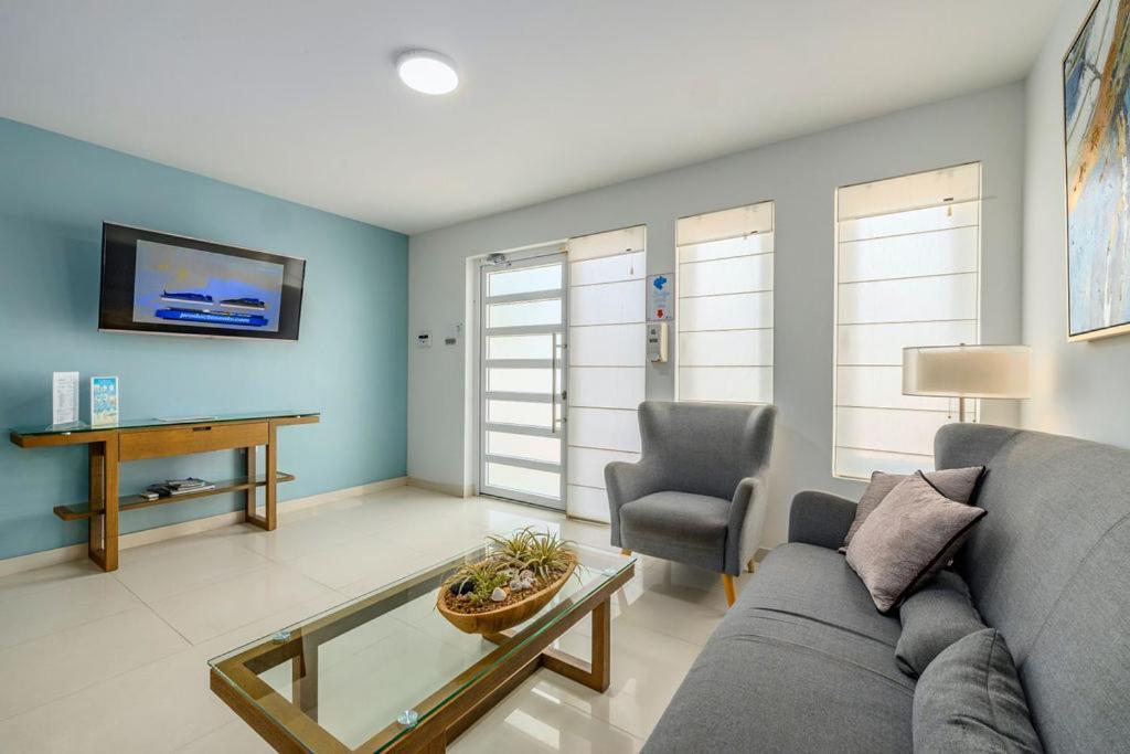 Koyari Modern Condos 9Br 7Ba Sleeps 26 W/ Pool And Roof Deck Palm Beach Exterior foto