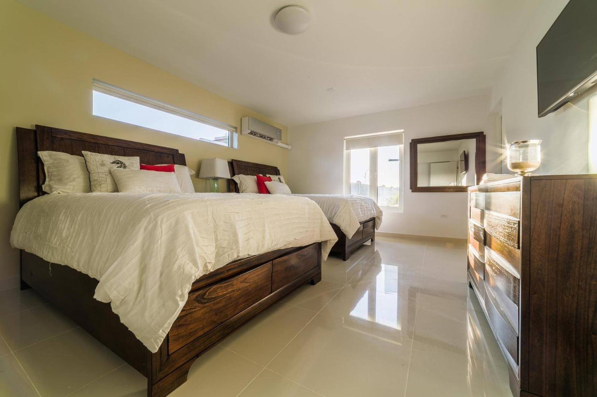Koyari Modern Condos 9Br 7Ba Sleeps 26 W/ Pool And Roof Deck Palm Beach Exterior foto